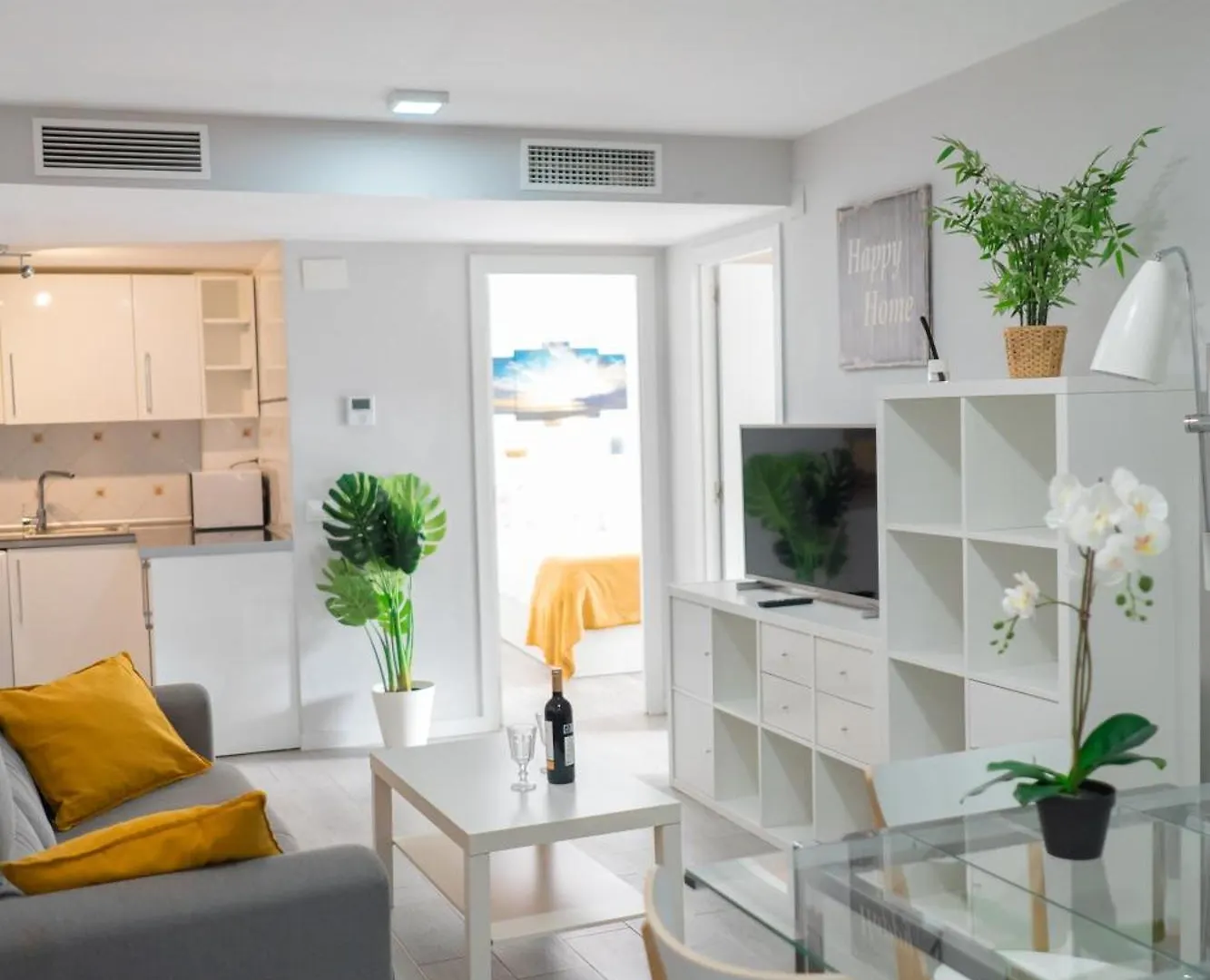 Apartment 3 Rooms Y 3 Baths Y Aparcamiento Catedral Malaga Spain