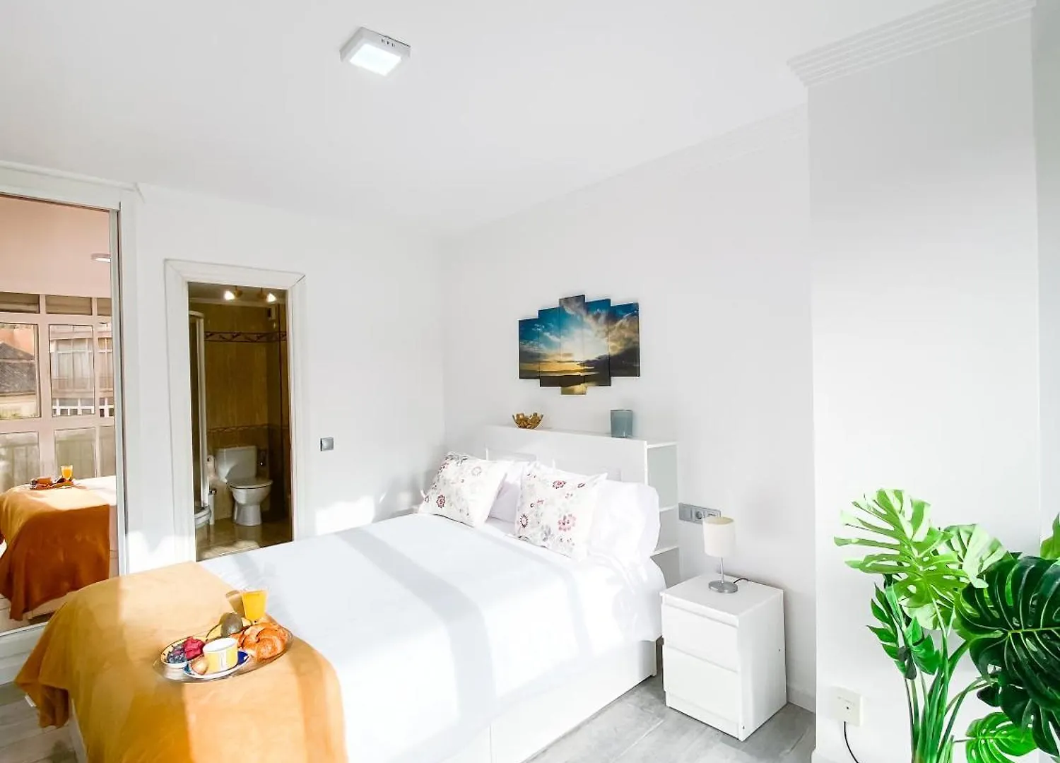3 Rooms Y 3 Baths Y Aparcamiento Catedral Malaga 0*,  Spain
