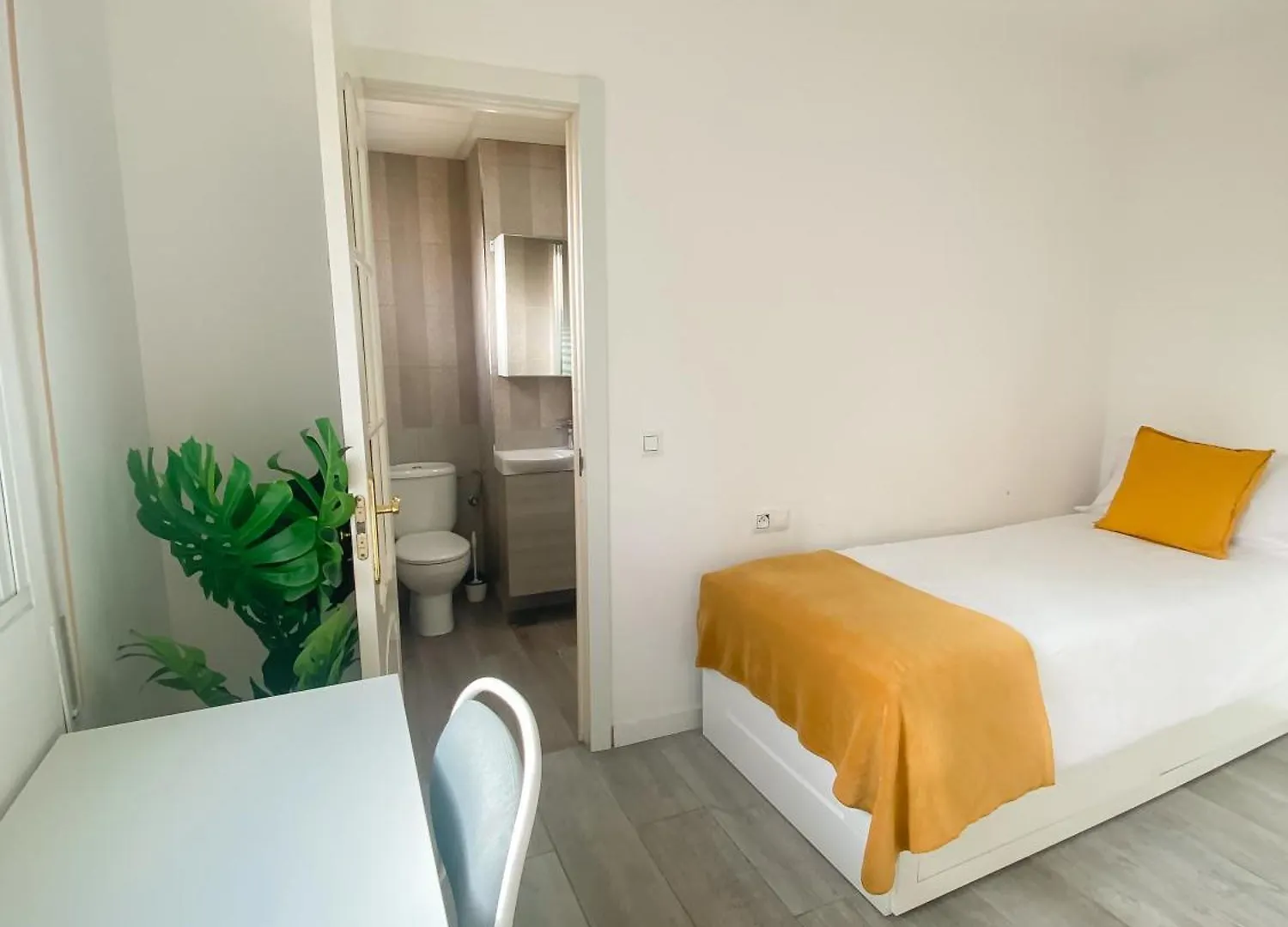 3 Rooms Y 3 Baths Y Aparcamiento Catedral Málaga